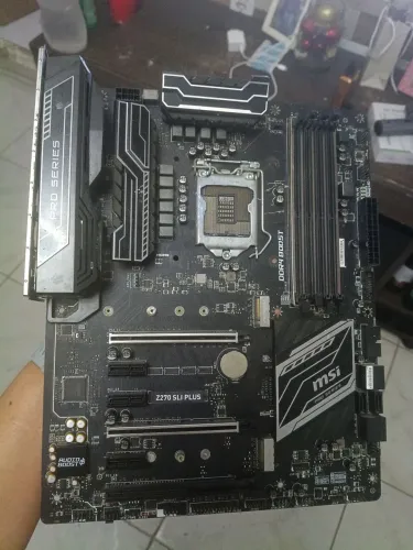 Vendo placa mãe MSI com DEFEITO
