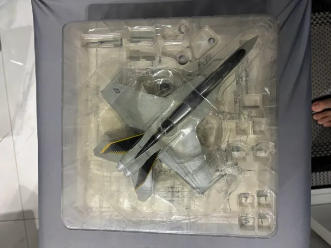 Aviões de Combate F-18 Superhornet Altaya 1/72