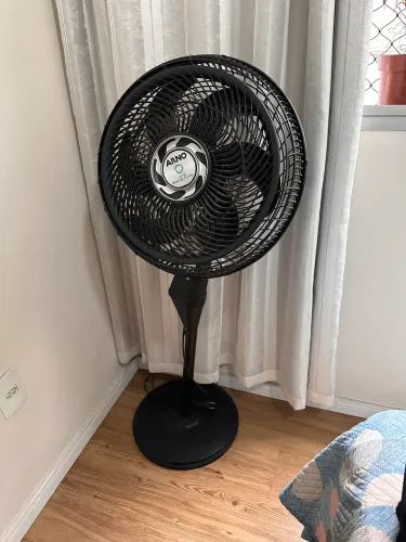 Ventilador com pedestal ARNO