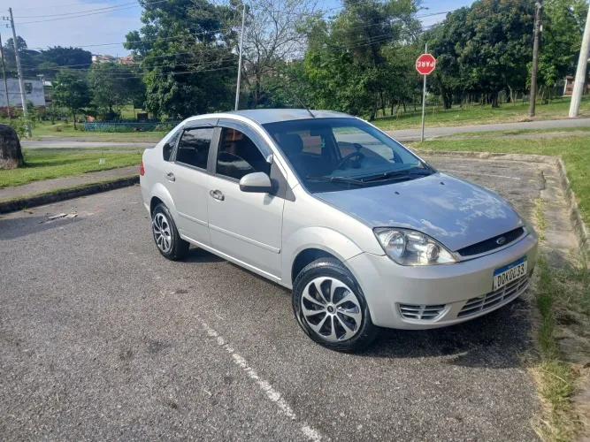 Ford Fiesta Sed. 1.6 8V Flex 4P 2005