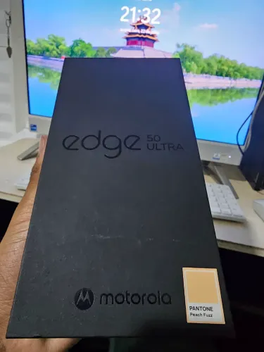 Smartphone Motorola Moto Edge 50 Ultra 512GB 12GB RAM 5G Laranja