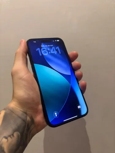 iPhone 15 Plus 128GB, estado de novo.