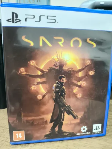 Jogo SAROS PS5 Mídia Física 