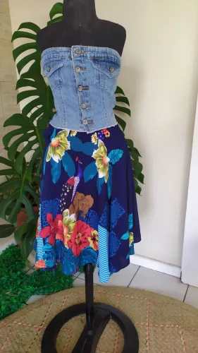 Saía estilo envelope estampada em crepe com forro Tam M