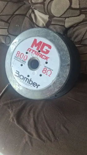 Médio 10" Bomber 800rms