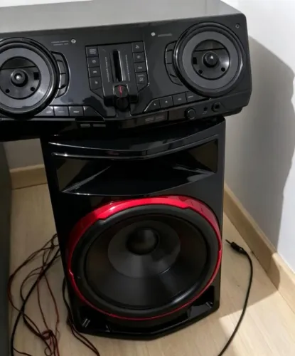 Som LG semi novo Mini system XBOOOM