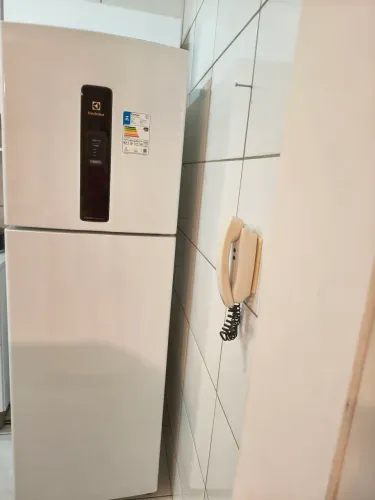 Vendo geladeira Eletrolux 410 litros, fros Free, inversa, Nova.