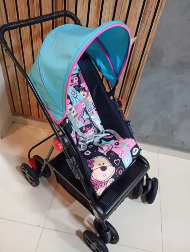 Vendo Carrinho de Bebê Tutti Baby Damiano em excelente estado completo 