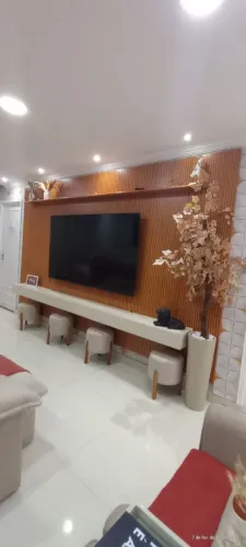 Vendo casa no Vitor Dumas bem localizado 