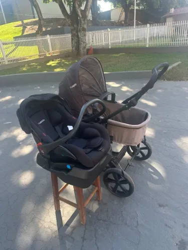 Carrinho de bebê e bebê conforto kiddo