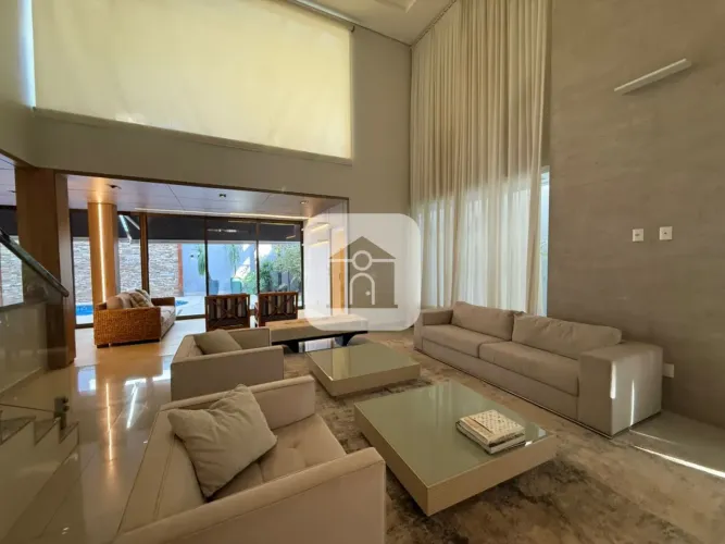 Casa sobrado para locação e venda no bairro Nova Uberlândia