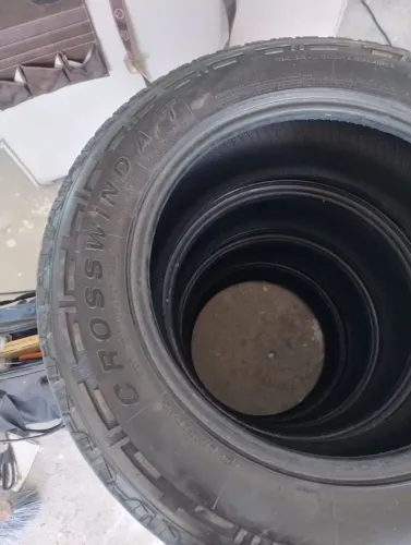 Pneus originais Fiat Toro aro 17 .
