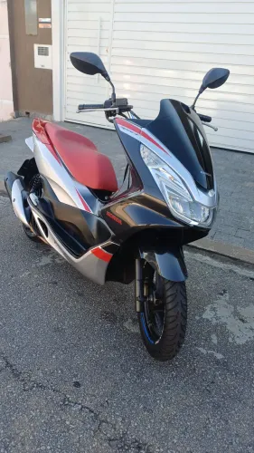 pcx sport com manual e chave reserva abaixo da tabela