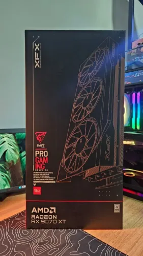 Placa de Vídeo XFX Swift RX 9070 XT TRIPLE FAN GAMING EDITION WITH AMD Radeon, 16GB, GDDR6