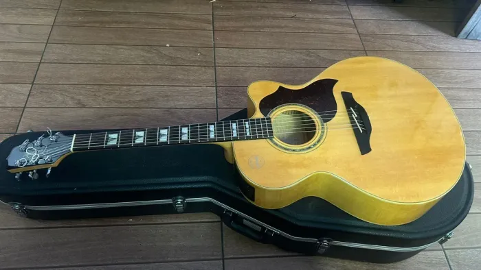 Violão Takamine