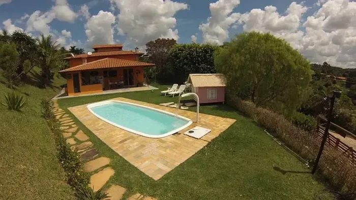 Linda casa no Condomínio Solar das Palmeiras