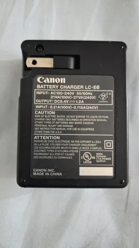 Carregador de bateria Canon LCE-6 utilizado em bateria LPE6N