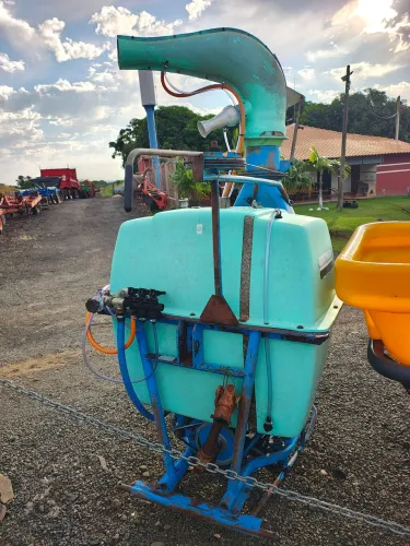 Pulverizador canhão 400 litros trator