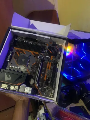 Placac Mãe aorus b450m
