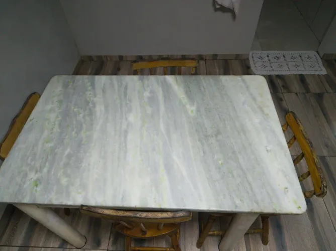 Mesa de mármore 