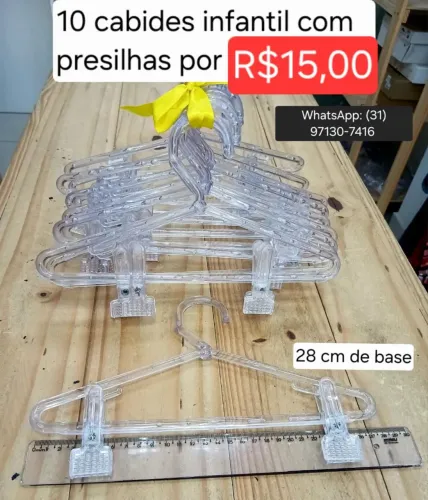 Vende-se 10 cabides com presilhas