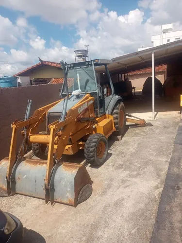 Retroescavadeira case 580L