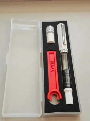 Caneta Tinteiro TWSBI ECO-T Branca - Ponta F - Pouquíssimo Uso