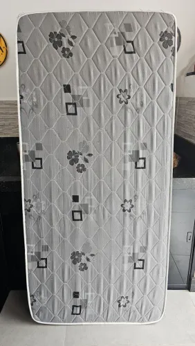 Colchão de solteiro doação