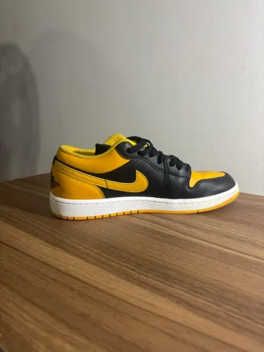 Air Jordan 1 low Yellow Ochre tamanho 42