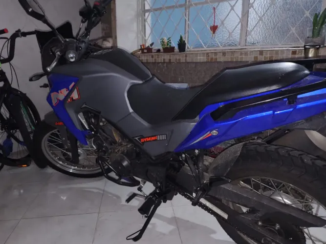 Moto NH 300