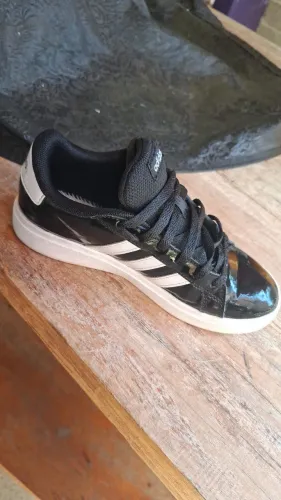Tênis Adidas 32