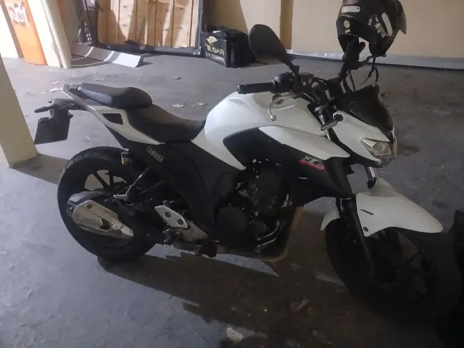 FZ25 - 2019 BRANCA