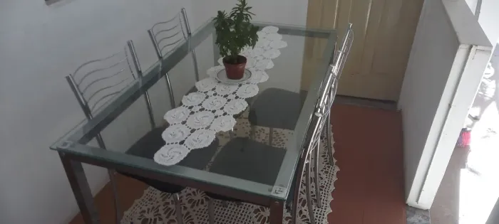 Mesa de Jantar com 4 cadeiras