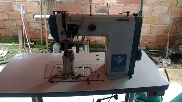 Máquina de costura industrial 