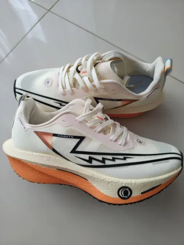 Tenis Chunta Corrida Tamanho 40 BR Novo