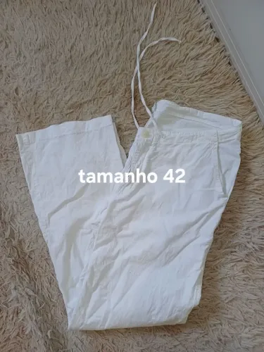 Calça branca feminina 