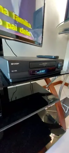Vídeo cassete SHARP, c/ contrôle