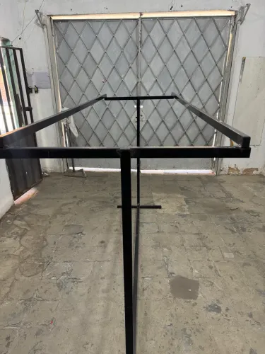 Vendo arara Barata! 200,00 cabe muita roupa