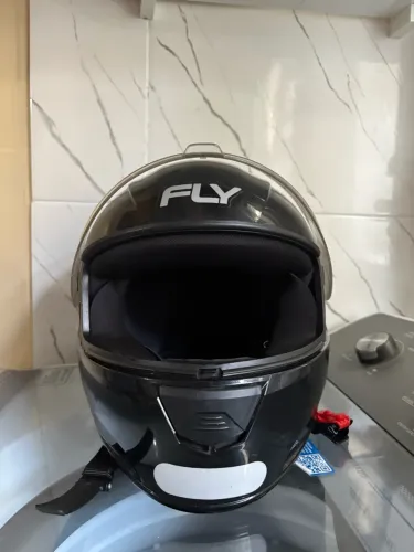 VENDO CAPACETE F9 PRETO TAMANHO 58