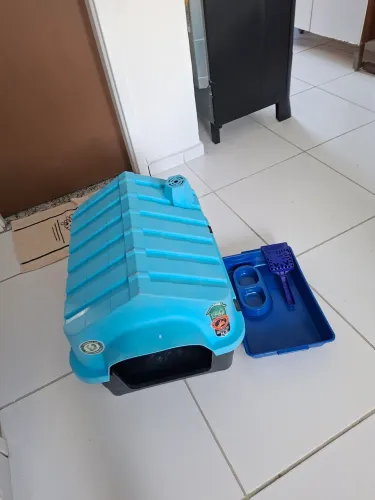 VENDO casinha de cachorro + Vasilinha +pa+para colocar racao