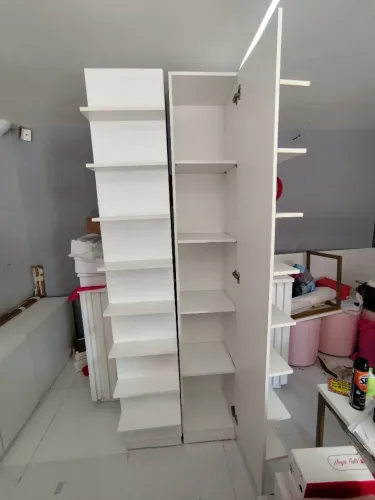 Estante torre com espositor 800,00 as duas