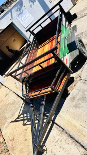 Carretinha reforçada nova