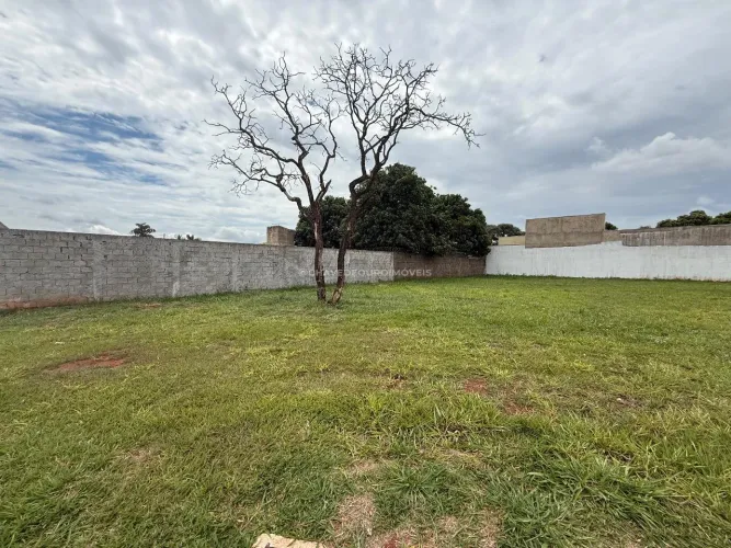 Terreno à venda com 2.231,00 m² no condomínio Mário Franco em Uberaba-MG