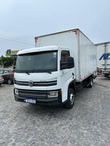 Vw 9.170 Ano: 2019 C Baú 6.20 Metros