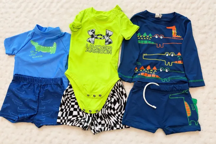 Roupas de praia pra bebê