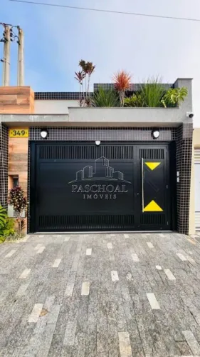 Casa Geminada Alto Padrão com 3 Dormitórios, SPA e Área Gourmet em Praia Grande