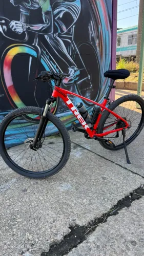 Bicicleta Trek Marlin 5 Vermelho Tamanho 17 M/L