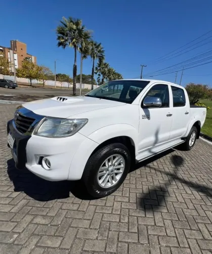 Toyota Hilux CD SRV D4-d 4X4 3.0 TDI Diesel AUT 2013