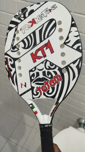 Vende se uma raquete ?