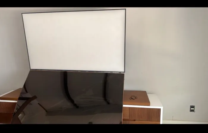 TV Samsung 75" UN75AU7700GXZD - Para Peças